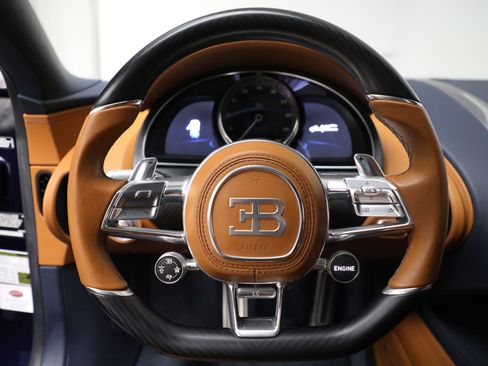 Used 2020 Bugatti Chiron image 15