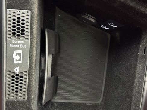 Used 2020 Porsche Taycan Turbo image 37