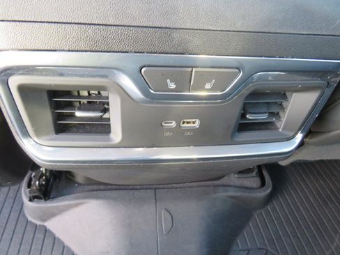 Used 2024 Chevrolet Silverado 2500 LTZ w/ LTZ Convenience Package image 12