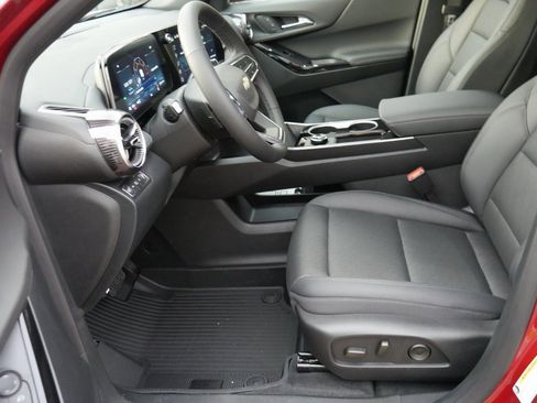 New 2026 Chevrolet Equinox LT image 8