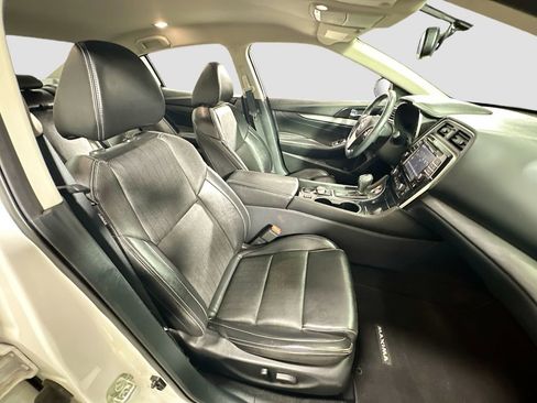 Used 2017 Nissan Maxima 3.5 SV image 29