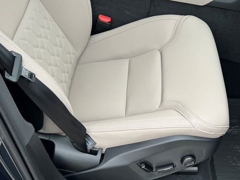 New 2026 Volvo XC90 B6 Plus w/ Protection Package Premier image 8