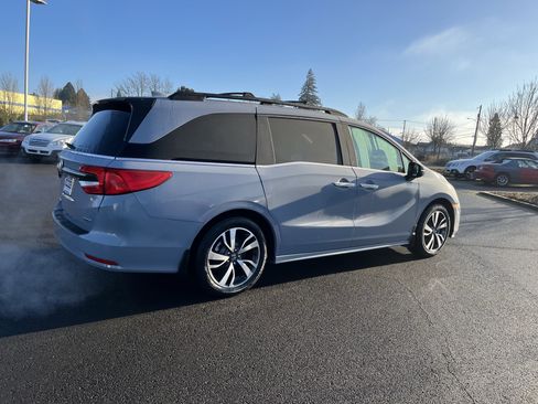 Used 2023 Honda Odyssey Touring image 6