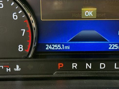 Certified 2022 Ford Explorer XLT w/ Class IV Trailer Tow Package image 12