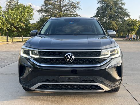Used 2023 Volkswagen Taos SEL AWD/4WD image 3