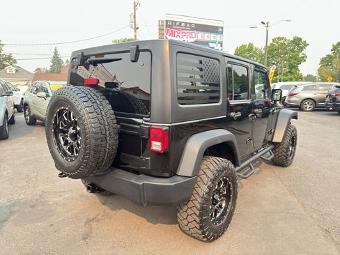 Used 2014 Jeep Wrangler Unlimited Rubicon AWD/4WD image 7