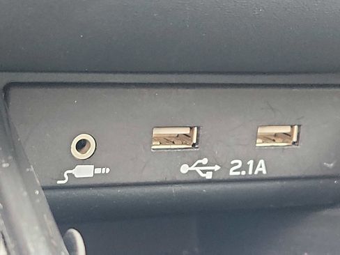 Used 2020 Subaru Outback Limited image 24