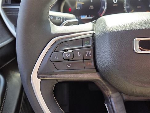 Used 2023 Jeep Grand Cherokee Limited w/ Black Appearance Package image 33