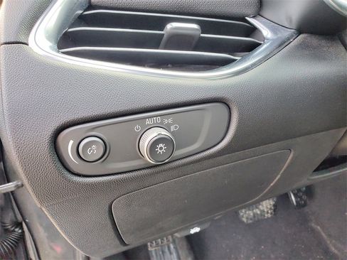 Used 2017 Chevrolet Malibu Premier image 14