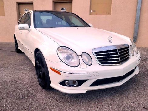 Used 2009 Mercedes-Benz E 550 Sedan image 7