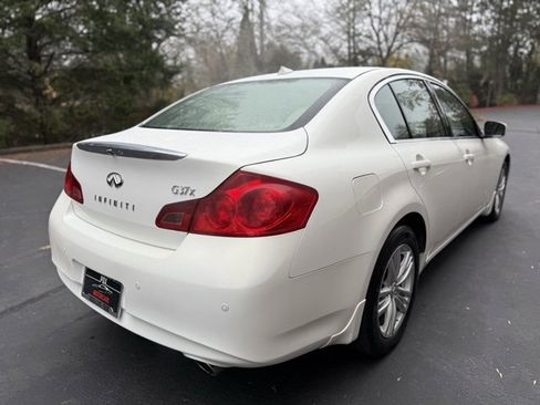 Used 2011 INFINITI G37 x w/ Premium Pkg image 5