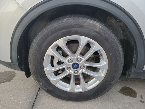 Used 2020 Ford Escape S image 5