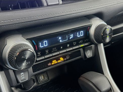 Used 2025 Toyota RAV4 XLE image 24