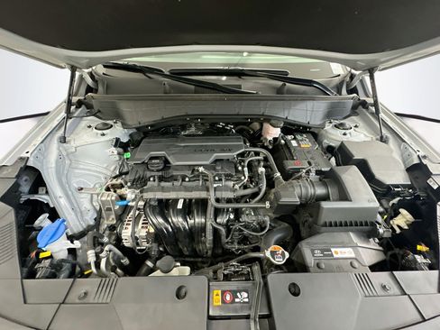 Used 2025 Hyundai Kona SEL AWD/4WD image 34