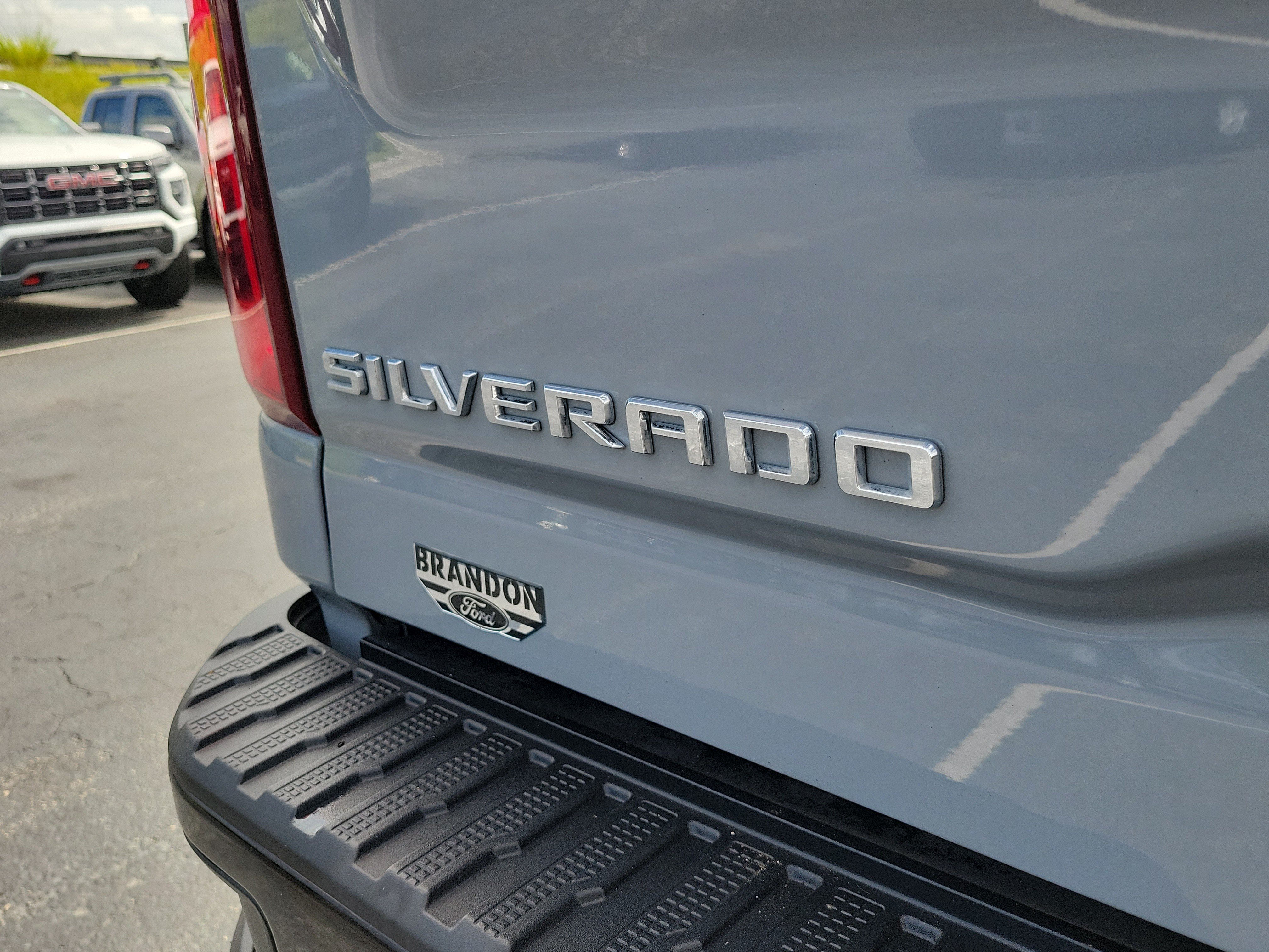 Used 2024 Chevrolet Silverado 2500 ZR2 w/ Technology Package AWD/4WD image 10