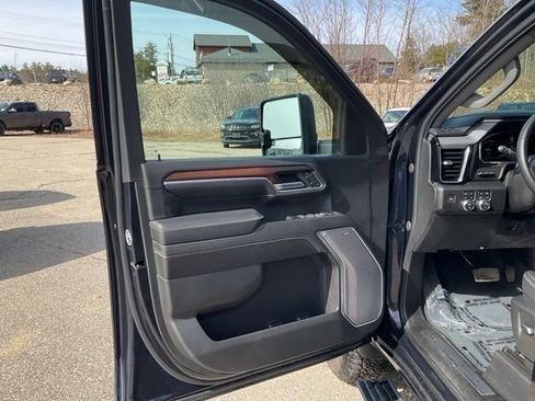 Used 2024 GMC Sierra 2500 Denali w/ Denali Reserve Package AWD/4WD image 64