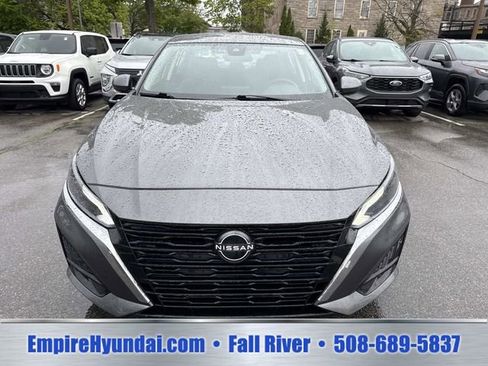 Used 2023 Nissan Altima 2.5 SV FWD image 11