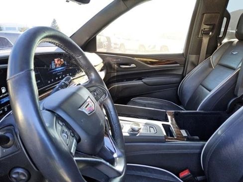 Used 2021 Cadillac Escalade Premium Luxury image 4