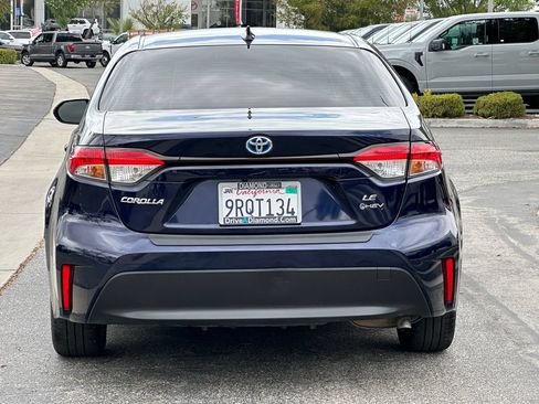 Used 2025 Toyota Corolla LE w/ LE Premium Package FWD image 6