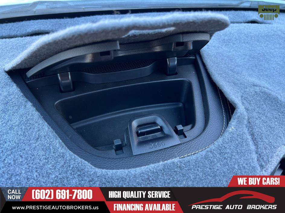 Used 2015 Jeep Cherokee Latitude w/ Comfort/Convenience Group FWD image 36