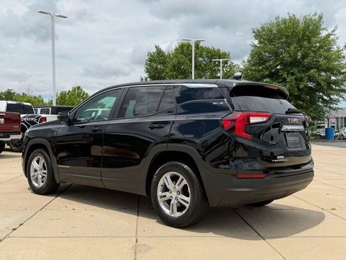 Used 2023 GMC Terrain SLE FWD image 8