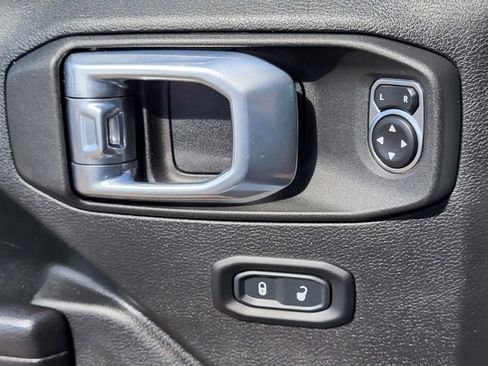 Used 2021 Jeep Gladiator Mojave AWD/4WD image 13