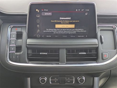 Used 2022 GMC Yukon SLT w/ SLT Luxury Package image 18