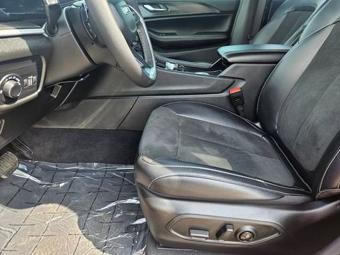 Used 2025 Jeep Grand Cherokee L Altitude RWD image 38