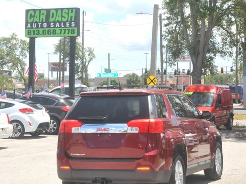 Used 2011 GMC Terrain SLE FWD image 16