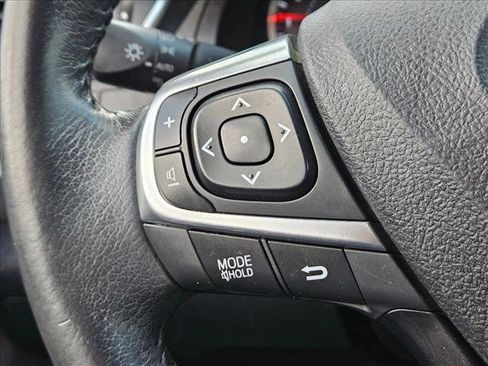 Used 2017 Toyota Camry SE image 11