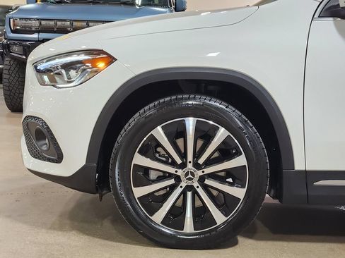Used 2023 Mercedes-Benz GLA 250 4MATIC image 5
