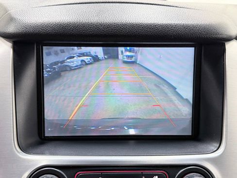 Used 2015 GMC Yukon XL SLE w/ Convenience Package RWD image 6