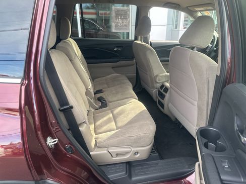 Used 2019 Honda Pilot EX image 10