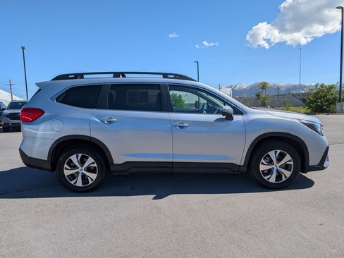 Used 2023 Subaru Ascent Premium w/ Convenience Package AWD/4WD image 2