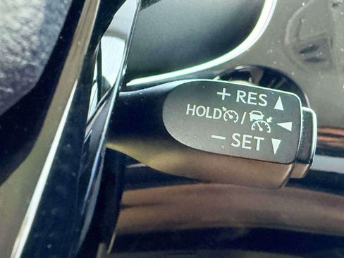 Used 2019 Toyota Prius XLE AWD/4WD image 21