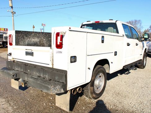 Used 2022 Ford F250 XL w/ Power Equipment Group image 8