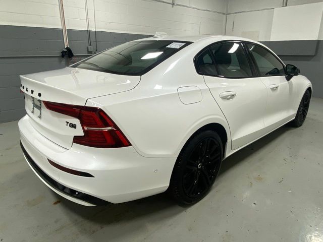 Used 2025 Volvo S60 T8 Ultra AWD/4WD image 3