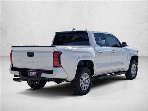 Used 2025 Toyota Tacoma SR5 image 5