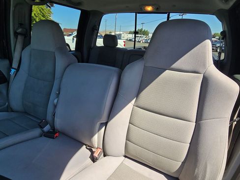 Used 2006 Ford F350 XLT image 23