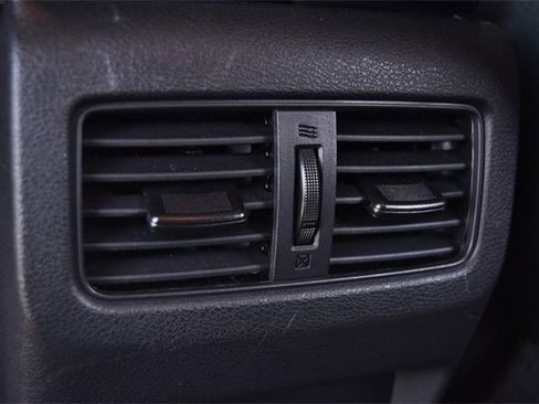 Used 2024 Nissan Rogue SV image 21