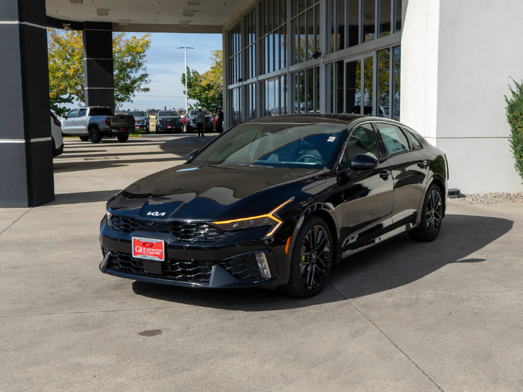 New 2027 Kia K5 GT FWD image 3