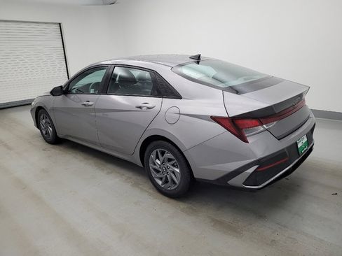 Used 2024 Hyundai Elantra SEL FWD image 3