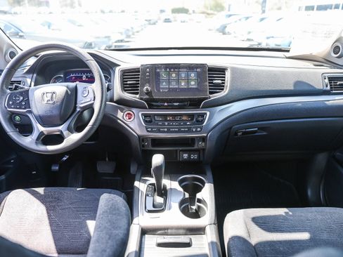 Used 2020 Honda Pilot EX image 2