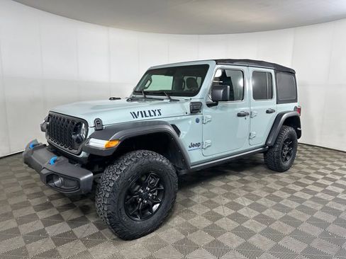 Used 2024 Jeep Wrangler Unlimited image 7