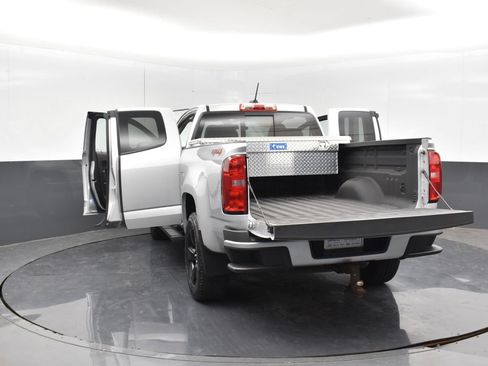 Used 2018 Chevrolet Colorado LT AWD/4WD image 39