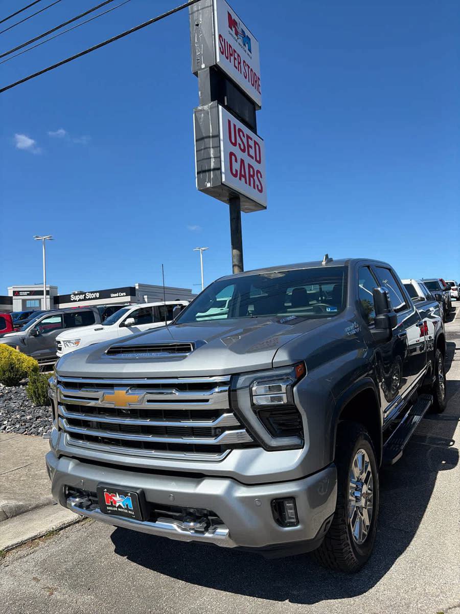 Used 2024 Chevrolet Silverado 2500 High Country w/ High Country Premium Package AWD/4WD image 13