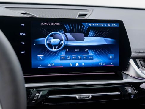 New 2025 BMW X1 xDrive28i w/ Premium Package image 19