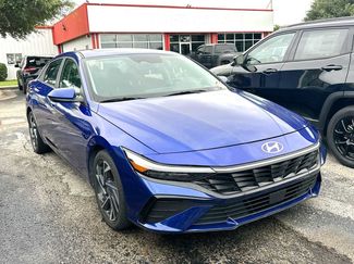 Used 2025 Hyundai Elantra SEL FWD video 2