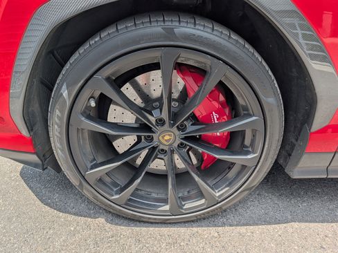 Used 2020 Lamborghini Urus AWD/4WD image 11