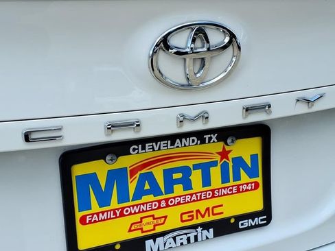 Used 2023 Toyota Camry SE FWD image 11